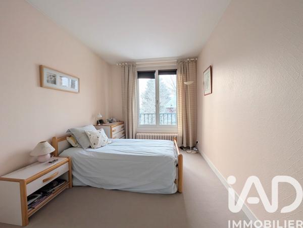 Maison à vendre 8 pièces 237 m² Le Chesnay-Rocquencourt