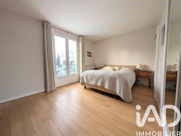 Maison à vendre 8 pièces 237 m² Le Chesnay-Rocquencourt
