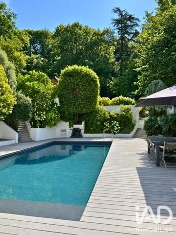 Maison à vendre 8 pièces 400 m² Bougival