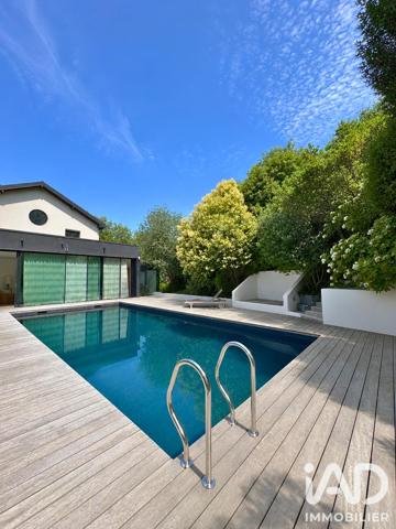 Maison à vendre 8 pièces 400 m² Bougival