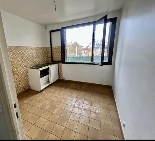 Appartement
                                                                                                                                                                                                                                                                                                                        2 pièce(s)                                                                                                                                                                                                          1 chambre(s)                                                                                                                                                                                                          60  m²