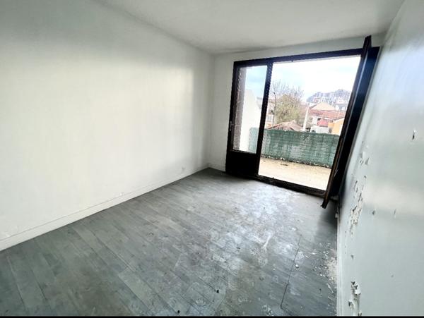 Appartement
                                                                                                                                                                                                                                                                                                                        2 pièce(s)                                                                                                                                                                                                          1 chambre(s)                                                                                                                                                                                                          60  m²