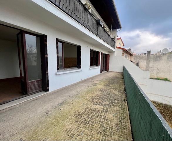 Appartement
                                                                                                                                                                                                                                                                                                                        2 pièce(s)                                                                                                                                                                                                          1 chambre(s)                                                                                                                                                                                                          60  m²