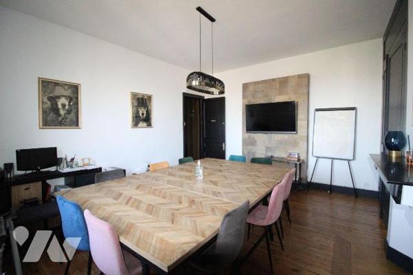 VILLA 330 M2 - 7 CHAMBRES AVEC SALLE DE BAINS - 1 APPARTEMENT - JARDIN ET GARAGE - A VENDRE - M...