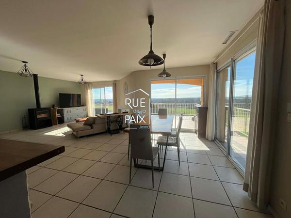 86530 naintre Spacieuse maison sur sous-sol / Possibilité de vivre de plain pied située à Naintré