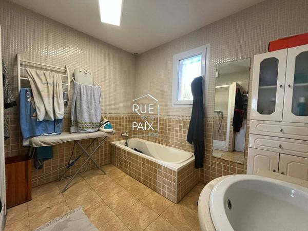 86530 naintre Spacieuse maison sur sous-sol / Possibilité de vivre de plain pied située à Naintré