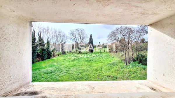 Maison de 105m² avec piscine sur parcelle de 500m² de terrain paysagé, au calme d'une impasse