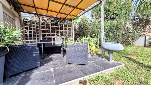 Maison de 105m² avec piscine sur parcelle de 500m² de terrain paysagé, au calme d'une impasse