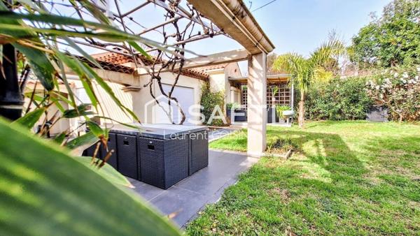 Maison de 105m² avec piscine sur parcelle de 500m² de terrain paysagé, au calme d'une impasse