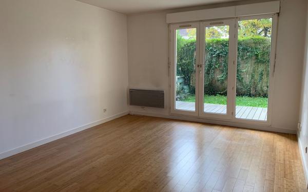 Appartement à louer    1 pièce •  Bures-sur-Yvette