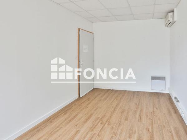 À vendre Local commercial 86 m² - La Roche-sur-yon 85000