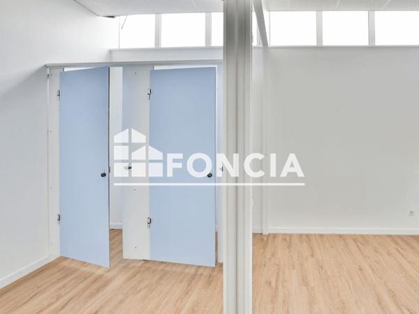 À vendre Local commercial 86 m² - La Roche-sur-yon 85000