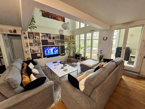 33100 BORDEAUX BASTIDE -  Appartement en duplex 6 pièces de 139 m²  + terrasse de 32m²  + 2 places de parkingà vendre