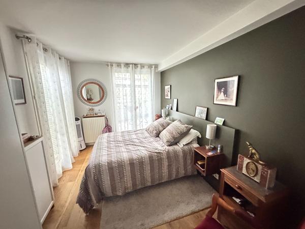 33100 BORDEAUX BASTIDE -  Appartement en duplex 6 pièces de 139 m²  + terrasse de 32m²  + 2 places de parkingà vendre