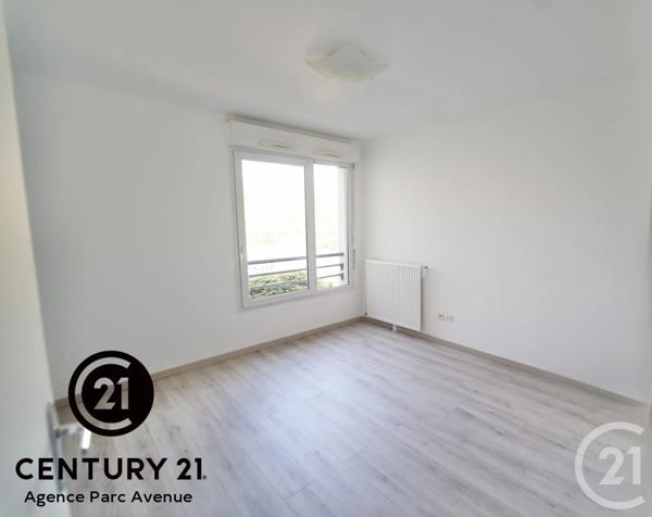 Appartement F3 à vendre  3 pièces - 48,16 m 2   BUSSY ST GEORGES  - 77