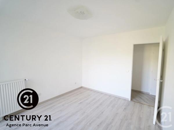 Appartement F3 à vendre  3 pièces - 48,16 m 2   BUSSY ST GEORGES  - 77