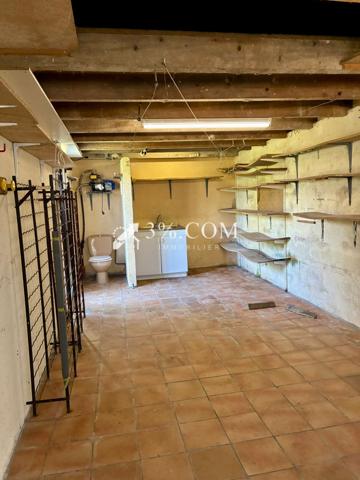 Maison
                                                                                                                                                                                                                                                                                                                        5 pièce(s)                                                                                                                                                                                                          3 chambre(s)                                                                                                                                                                                                          125  m²