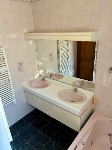 Maison
                                                                                                                                                                                                                                                                                                                        5 pièce(s)                                                                                                                                                                                                          3 chambre(s)                                                                                                                                                                                                          125  m²