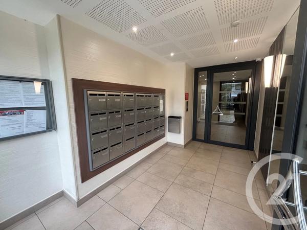 Appartement F3 à vendre  3 pièces - 53,62 m 2   MEAUX  - 77