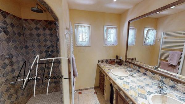 Villa 220 m² avec 2 appartements