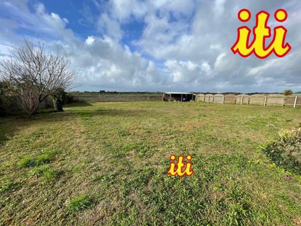 Beau terrain en lot arrière de 792 m² avec environnement privilégié