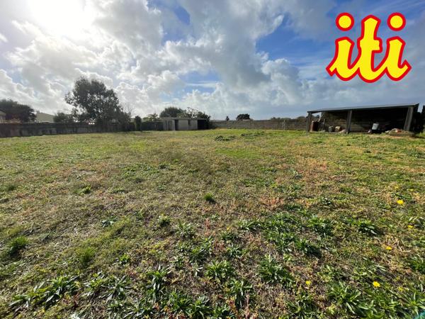 Beau terrain en lot arrière de 792 m² avec environnement privilégié