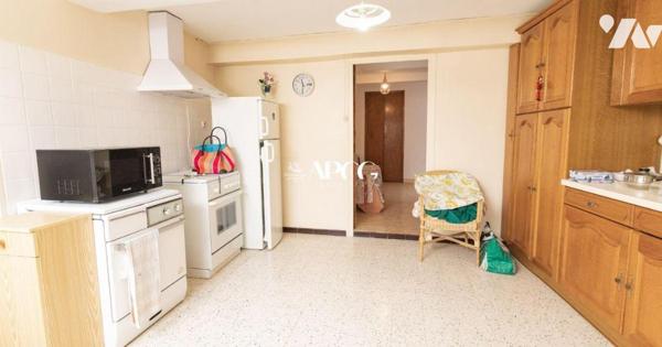 A VENDRE ENSEMBLE IMMOBILIER A RENOVER CENTRE NYONS 