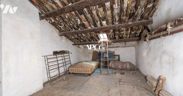 A VENDRE ENSEMBLE IMMOBILIER A RENOVER CENTRE NYONS 