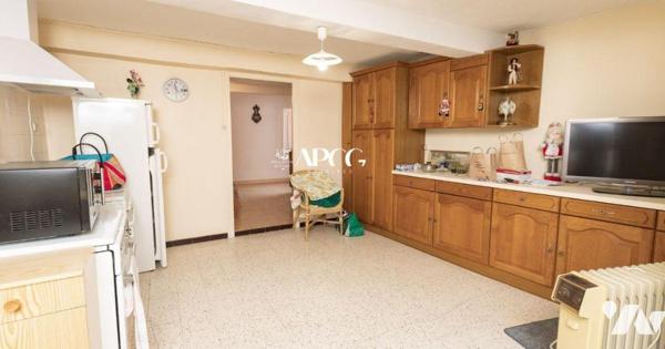 A VENDRE ENSEMBLE IMMOBILIER A RENOVER CENTRE NYONS 