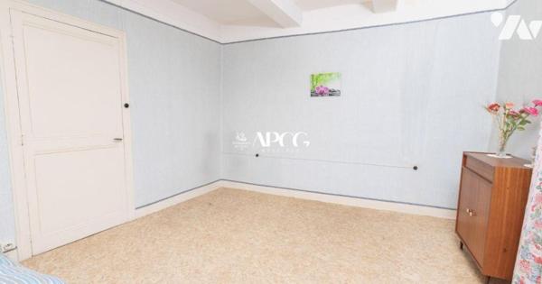 A VENDRE ENSEMBLE IMMOBILIER A RENOVER CENTRE NYONS 