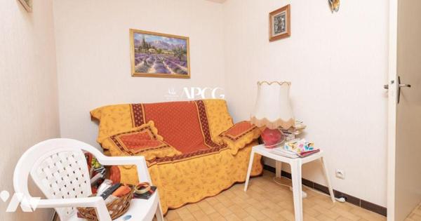 A VENDRE ENSEMBLE IMMOBILIER A RENOVER CENTRE NYONS 