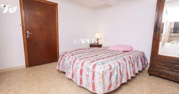 A VENDRE ENSEMBLE IMMOBILIER A RENOVER CENTRE NYONS 