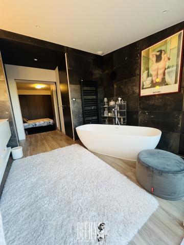 Appartement 4 pièce(s) 3 chambre(s) 140.03 m²