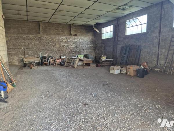 immeuble avec 4 appartements + grande dépendance
