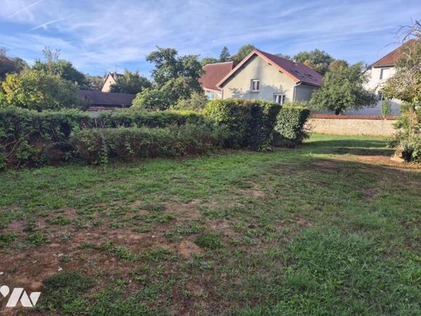 immeuble avec 4 appartements + grande dépendance