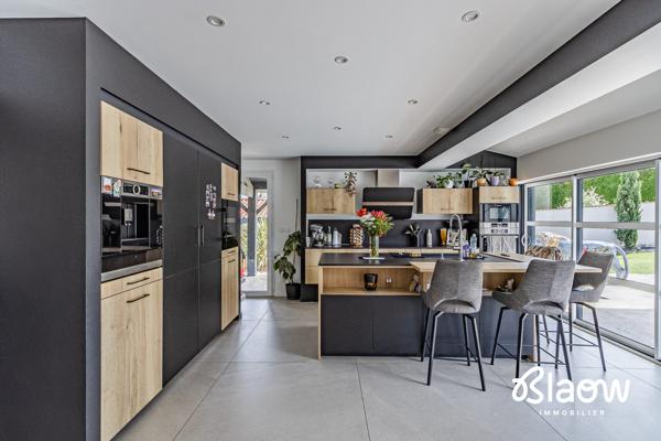 Maison 190 m² à vendre à Chuzelles