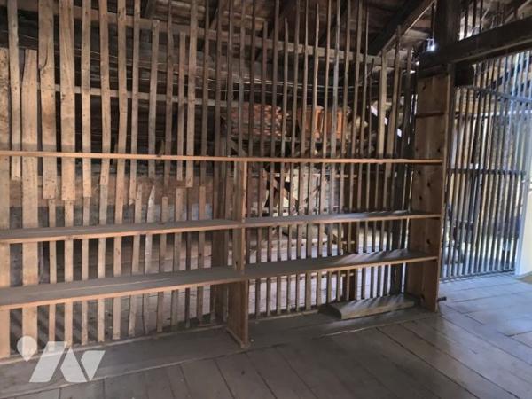 Immeuble de ville avec local commercial et 2 appartements