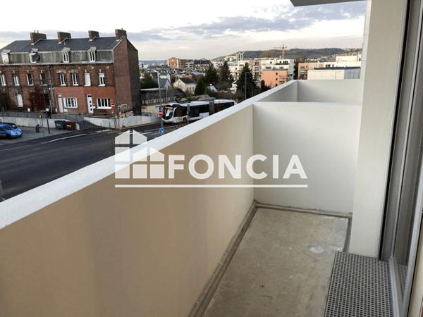 Location Appartement 2 pièces 42.4 m² - PLACE JACQUELINE AURIOL Rouen 76100