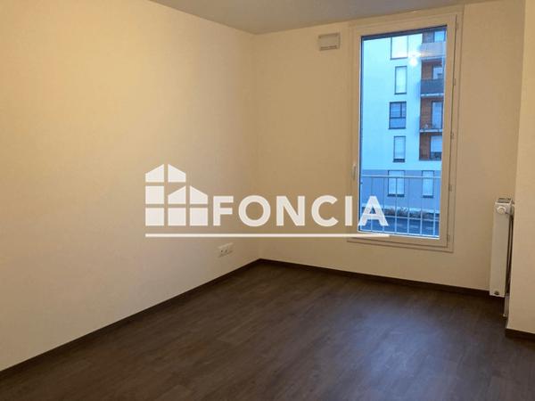 Location Appartement 2 pièces 42.4 m² - PLACE JACQUELINE AURIOL Rouen 76100