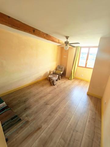 Dans le triangle LImoux, Carcassonne, Castelnaudary, maison entièrement rénovée de type 5 Villeneuve-lès-Montréal (11290)