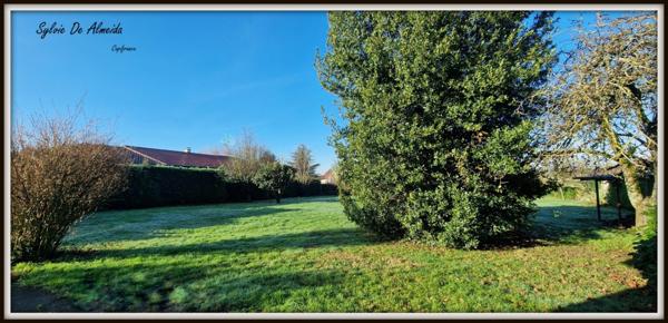 Maison à vendre 167m², 7 pièces FEILLENS (01) terrain 1350m², 5 chambres, garage, hors lotissement