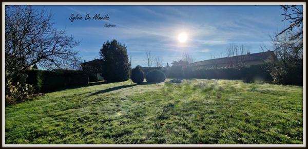 Maison à vendre 167m², 7 pièces FEILLENS (01) terrain 1350m², 5 chambres, garage, hors lotissement