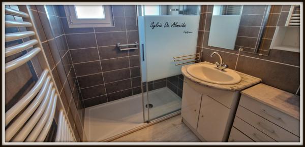 Maison à vendre 167m², 7 pièces FEILLENS (01) terrain 1350m², 5 chambres, garage, hors lotissement