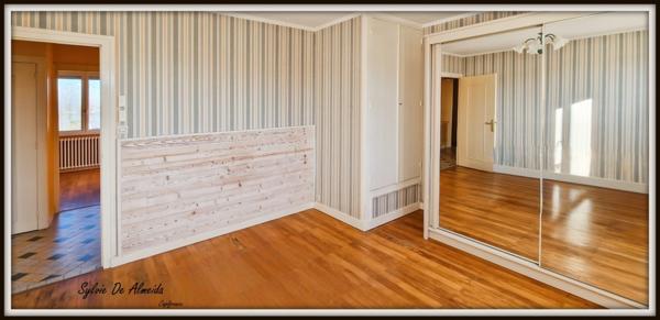 Maison à vendre 167m², 7 pièces FEILLENS (01) terrain 1350m², 5 chambres, garage, hors lotissement