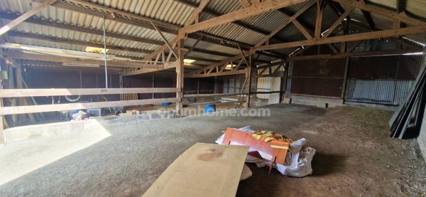 CORPS DE FERME – 1,5 HA – NOMBREUSES DÉPENDANCES – TORIGNI-SUR-VIRE