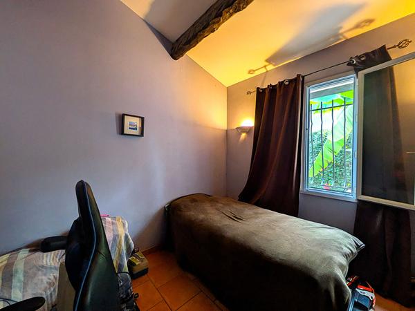 Le charme d'une maison familiale avec jardin, piscine et pool house à Cagnes-sur-Mer.