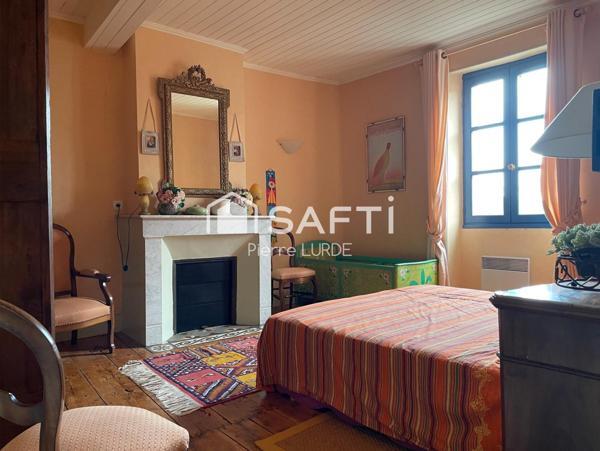 Maison en pierre de 245 m2, entièrement rénovée.