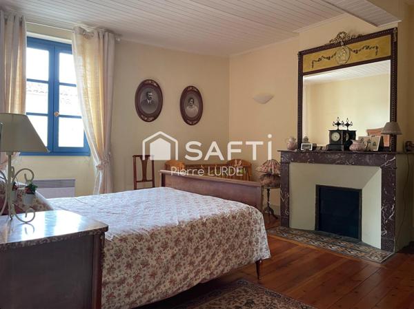 Maison en pierre de 245 m2, entièrement rénovée.