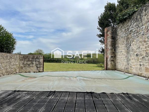 Maison en pierre de 245 m2, entièrement rénovée.