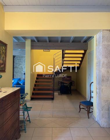 Maison en pierre de 245 m2, entièrement rénovée.